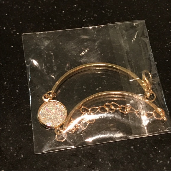 NWOT Rhinestone pave adjustable bangles - Picture 4 of 5